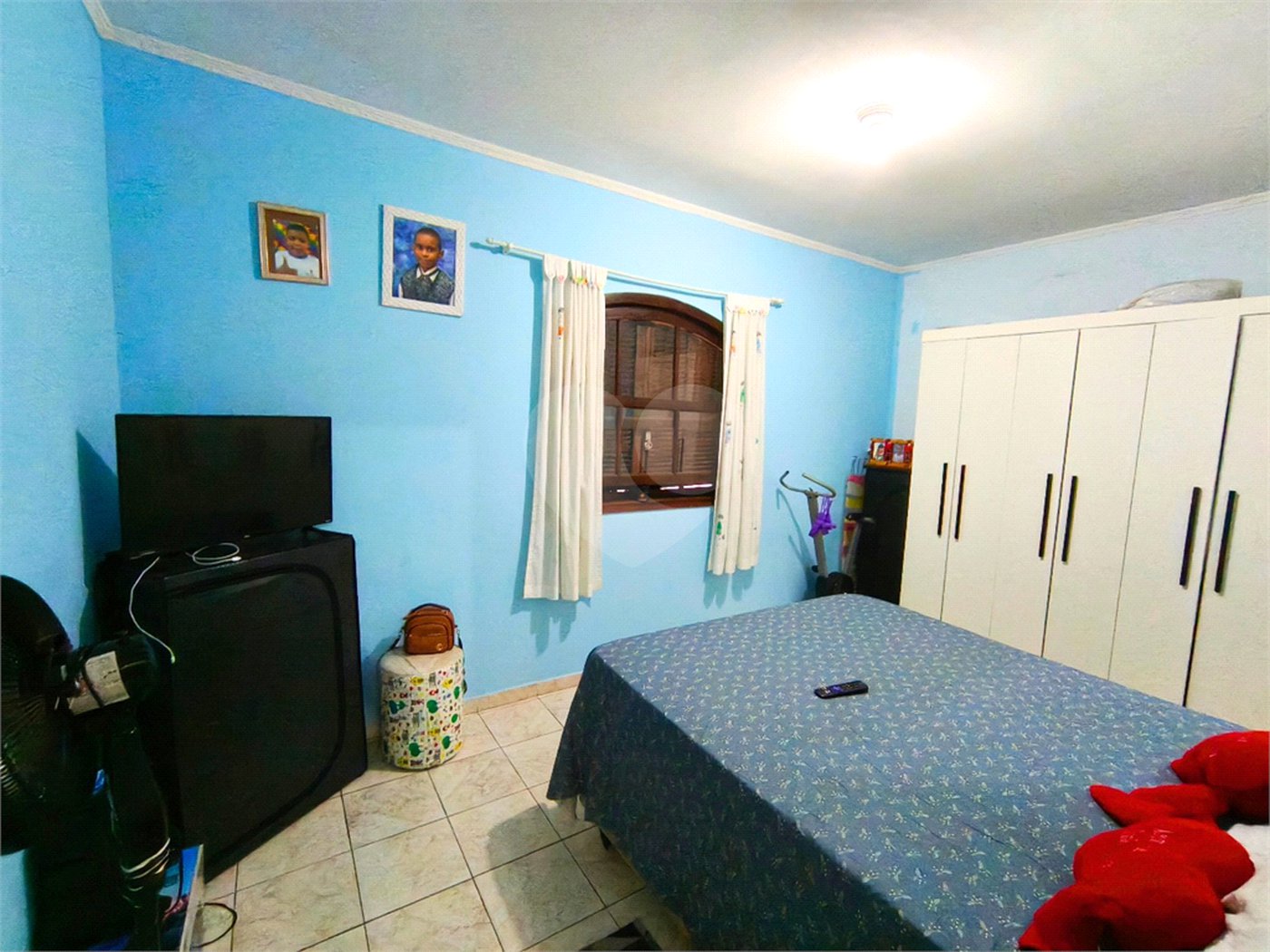 Casa à venda com 3 quartos, sendo 1 suíte, no condomínio Res Crisciúma, São Paulo - SP