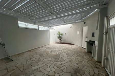 Casa à venda com 3 quartos, sendo 1 suíte,  em Vila Suissa, Mogi das Cruzes, SP