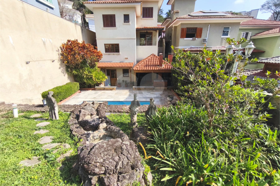 Casa à venda com 3 suítes no condomínio Jd Itatinga, São Paulo - SP
