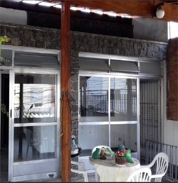 Sobrado à venda com 8 quartos, sendo 3 suítes, em Liberdade, São Paulo, SP