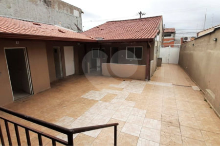 Casa Térrea à venda com 3 quartos no Centro, Vinhedo, SP