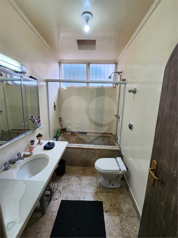Sobrado à venda com 4 quartos, sendo 2 suítes, em Jardim Leonor, São Paulo, SP