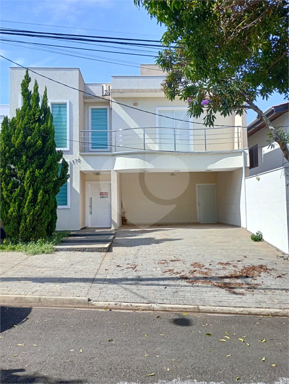 Casa à venda com 3 quartos, sendo 2 suítes, no condomínio Granja Olga II, Sorocaba - SP