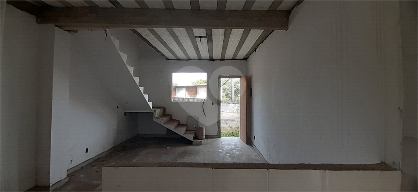 Casa à venda com 2 quartos em Campo Grande, Rio de Janeiro, RJ