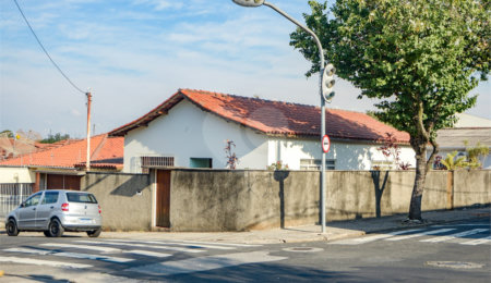 Casa à venda com 2 quartos, sendo 1 suíte,  no Centro, Salto, SP