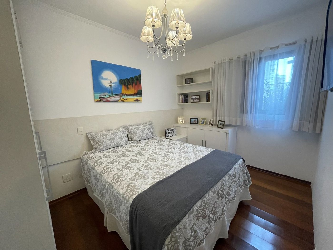 Apartamento 3 dormitórios com 2 suítes, 2 vagas demarcadas, no Embaré, Santos