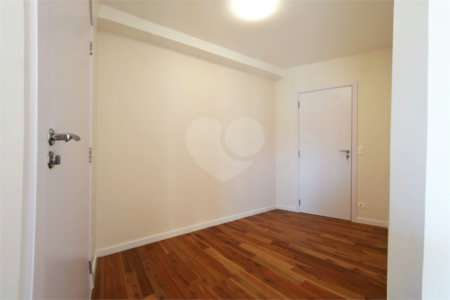 Apartamento à venda com 3 suítes em Vila Romana, São Paulo, SP