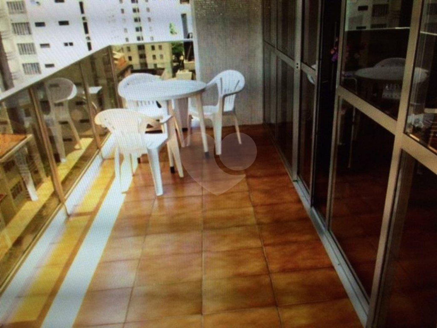Apartamento à venda com 4 quartos, sendo 1 suíte, em Pitangueiras, Guarujá, SP
