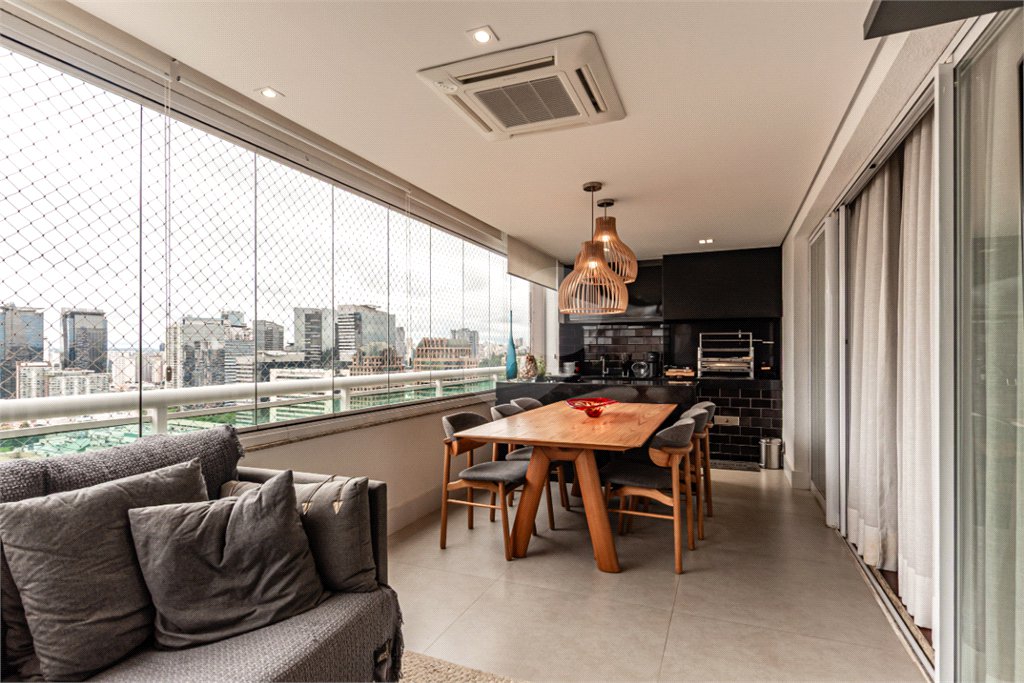 Apartamento à venda com 3 suítes em Brooklin, São Paulo, SP