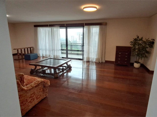Apartamento para alugar com 4 quartos, sendo 3 suítes,  em Santo Amaro, São Paulo, SP