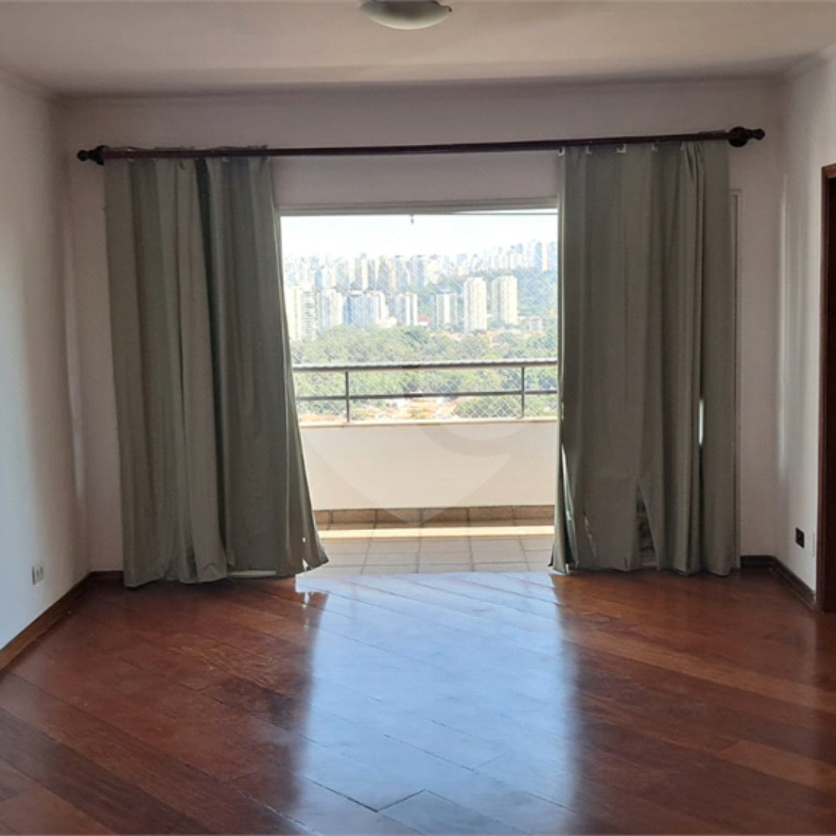 Apartamento para alugar com 2 quartos, sendo 1 suíte, em Alto da Boa Vista, São Paulo, SP