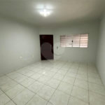 Casa à venda com 2 quartos, sendo 1 suíte, em Jardim Nair Maria, Salto, SP