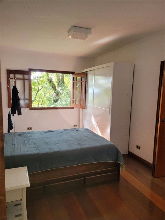 Casa à venda com 4 quartos, sendo 2 suítes, no condomínio Alpes da Cantareira, Mairiporã - SP