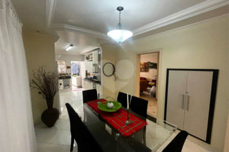 Casa à venda com 6 quartos, sendo 3 suítes, no Centro, Itapetininga, SP