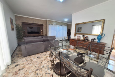 Casa à venda com 2 dormitórios á venda.