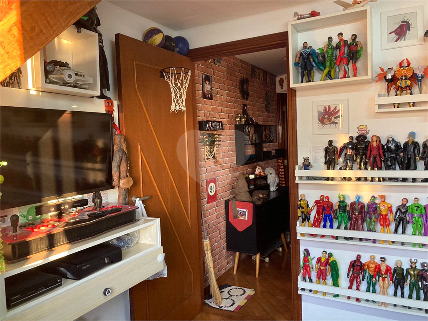Casa à venda com 3 quartos, sendo 1 suíte, no condomínio Barbará II, São Paulo - SP
