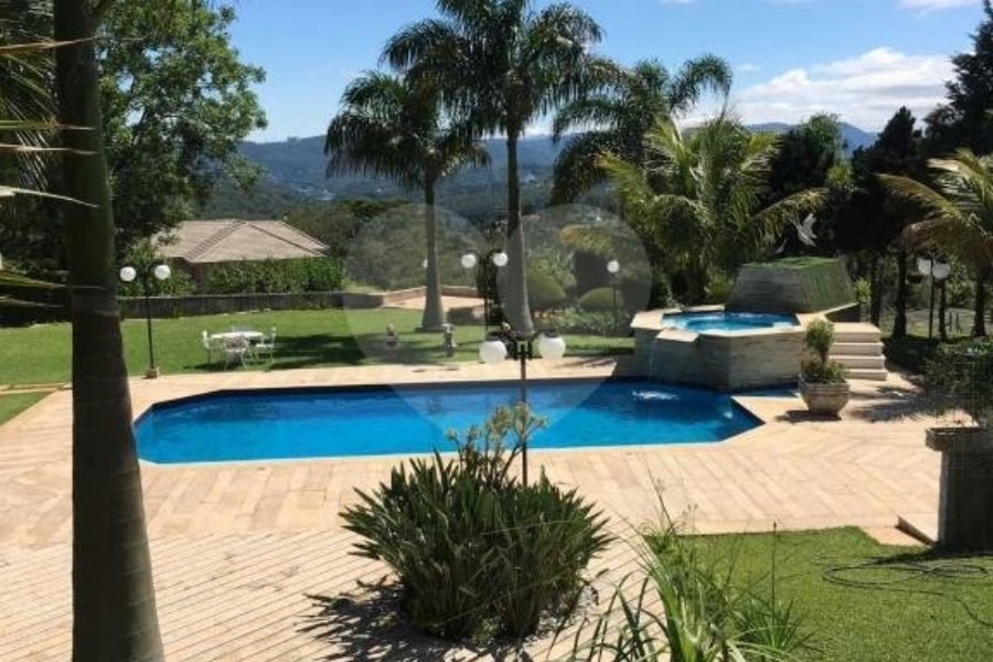 Casa à venda com 3 suítes no condomínio Alpes Caieras, Caieiras - SP