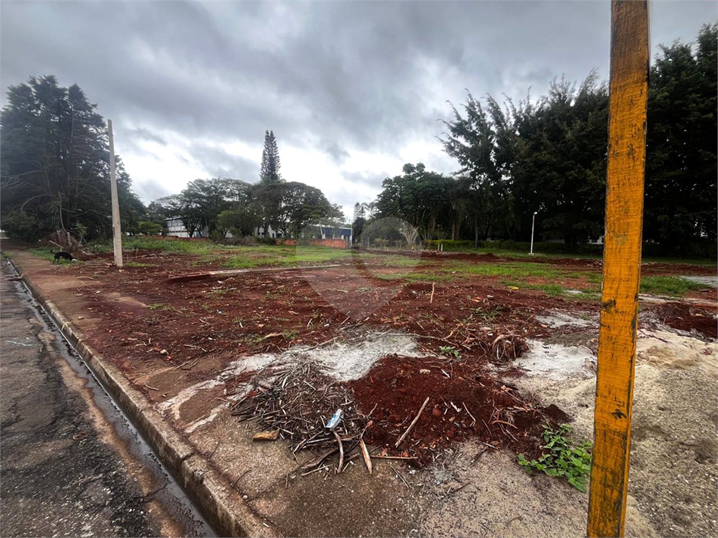 Terreno à venda com 3 quartos, sendo 1 suíte, em Vila Carolina, Itapetininga, SP