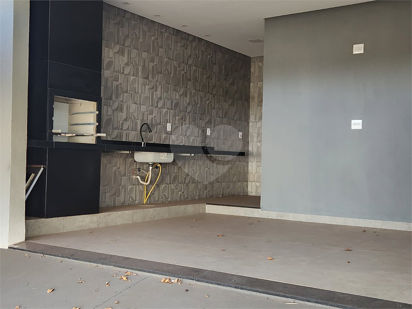 Casa à venda com 3 quartos, sendo 1 suíte, no condomínio Jd. Parque Alvorada, Araraquara - SP