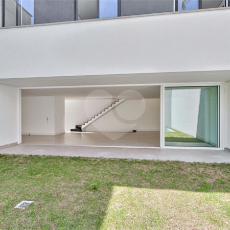 Casa à venda com 4 suítes no condomínio Edifício Jade, São Paulo - SP
