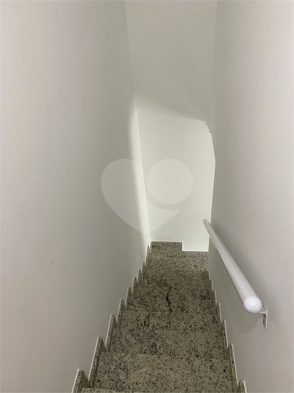 Casa à venda com 3 quartos, sendo 1 suíte, no condomínio Parque Vitória, São Paulo - SP