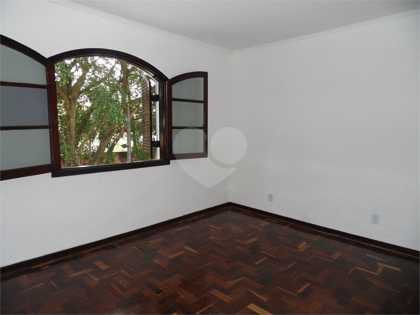Casa à venda com 5 quartos, sendo 3 suítes, em Vila São Francisco, São Paulo, SP