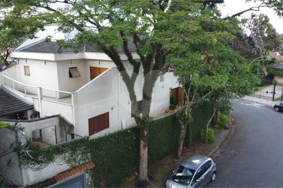 Sobrado à venda com 4 quartos, sendo 1 suíte, em Tremembé, São Paulo, SP