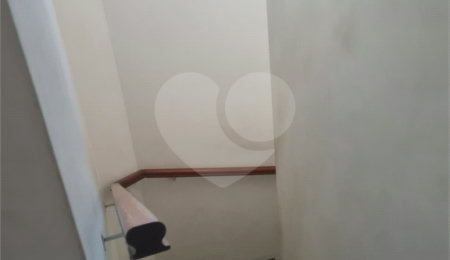 Sobrado à venda com 4 quartos, sendo 1 suíte, em Vila Prudente, São Paulo, SP
