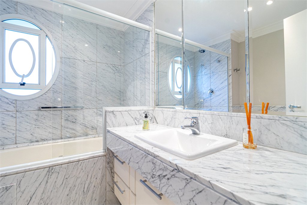 Apartamento à venda com 5 suítes em Moema, São Paulo, SP