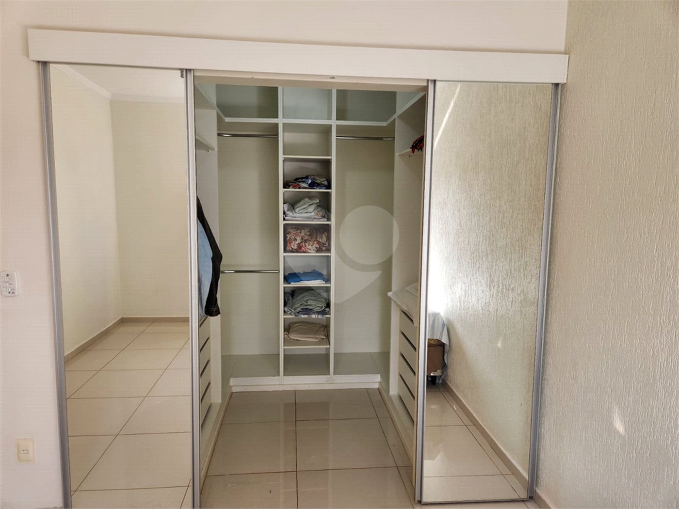 Casa à venda ou para alugar com 3 quartos, sendo 1 suíte, em Jardim Primavera, Araraquara, SP