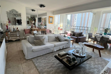 Apartamento à venda com 4 quartos, sendo 2 suítes,  em Vila Andrade, São Paulo, SP