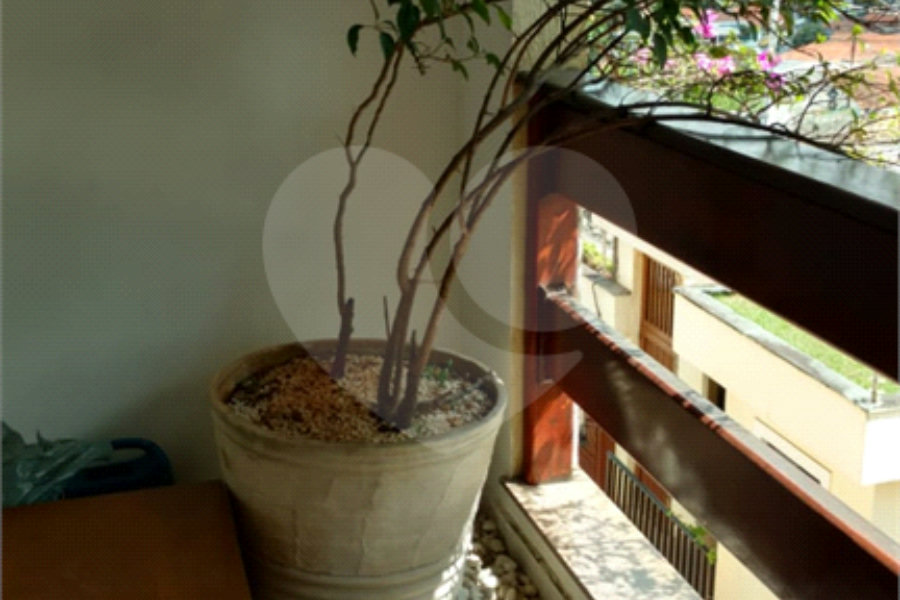 Casa à venda com 3 quartos, sendo 1 suíte, no condomínio Morada de Itapuã, São Paulo - SP