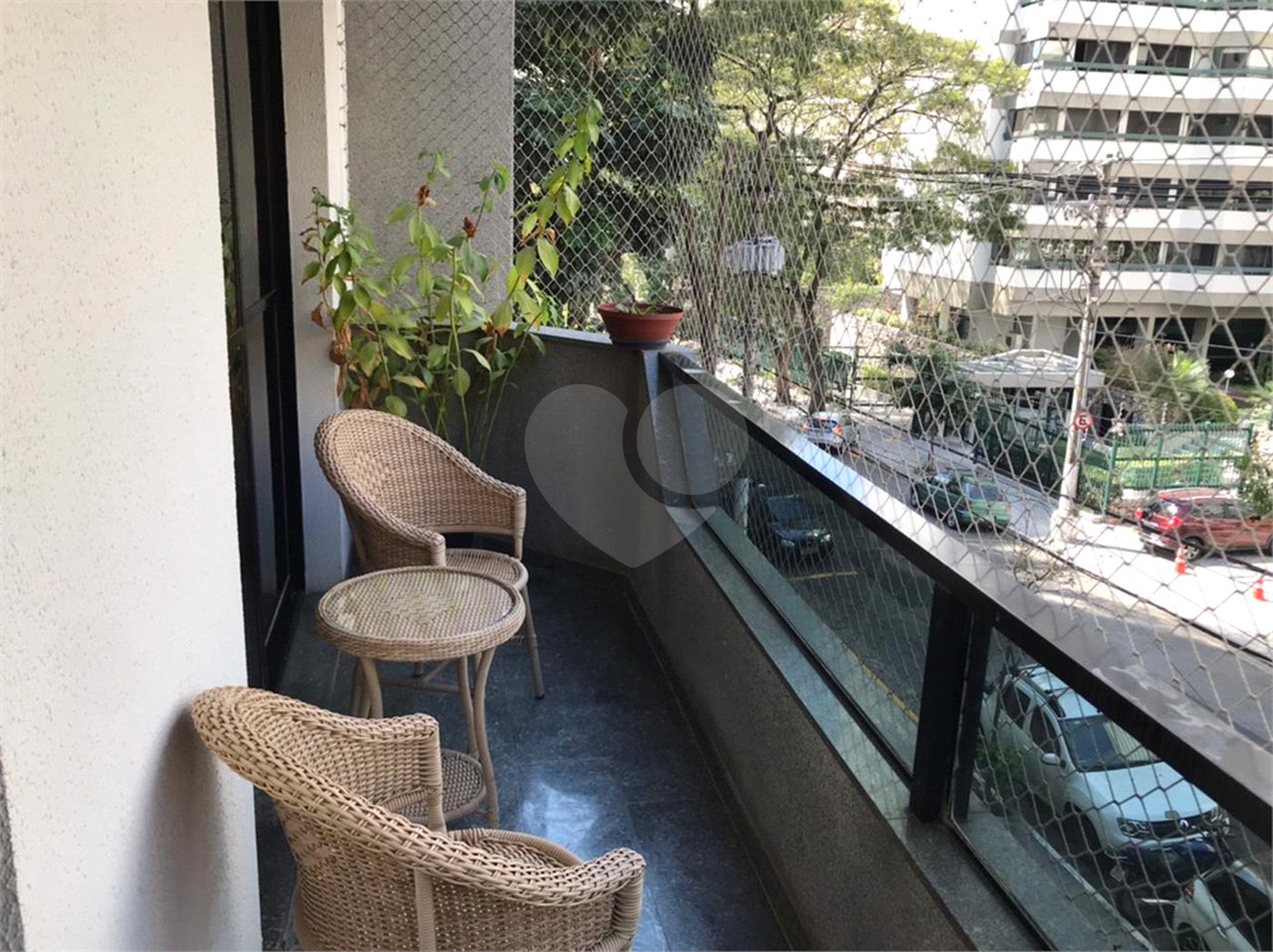Apartamento à venda com 4 quartos, sendo 3 suítes, em Indianópolis, São Paulo, SP