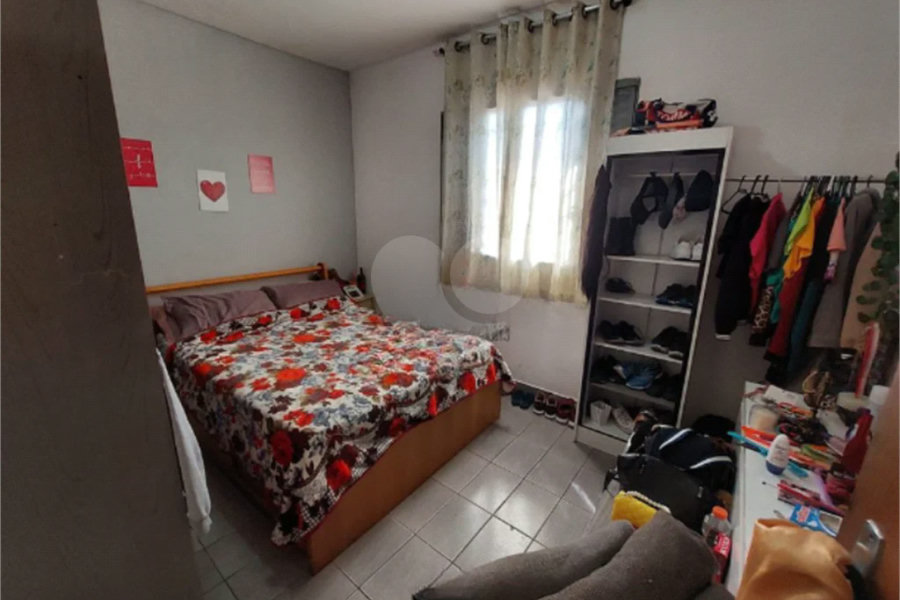 Sobrado à venda com 3 quartos em Vila Mangalot, São Paulo, SP