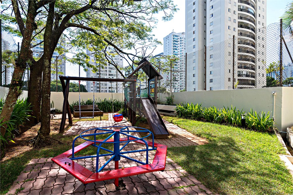 Apartamento à venda com 3 quartos, sendo 1 suíte, em Alto da Boa Vista, São Paulo, SP