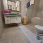 Sobrado à venda com 3 quartos, sendo 2 suítes, em Jardim Alvinópolis, Atibaia, SP