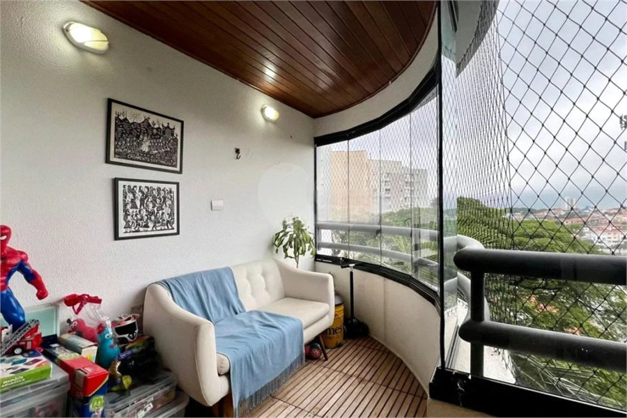 Apartamento à venda com 3 quartos, sendo 1 suíte,  em Vila Madalena, São Paulo, SP