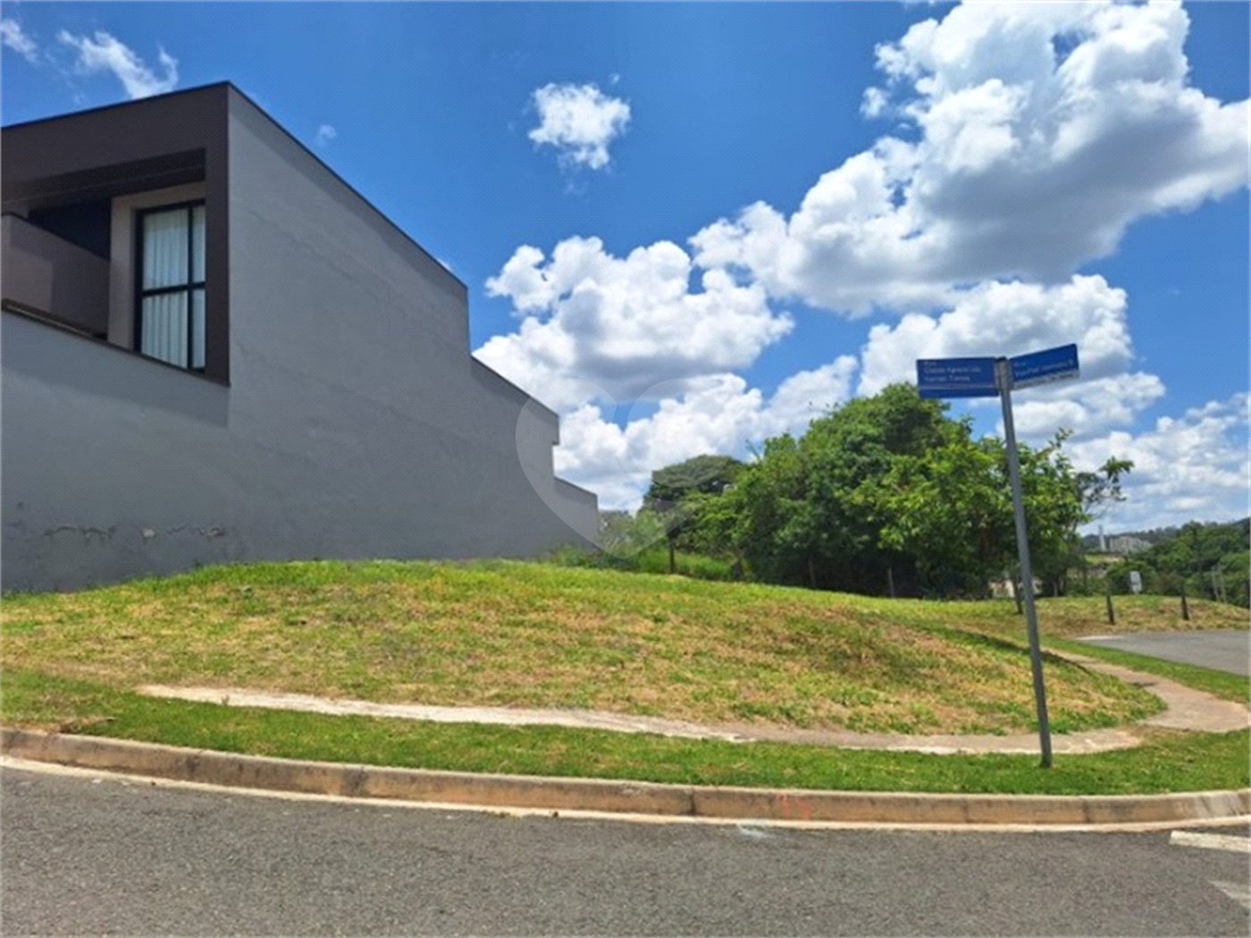 Terreno à venda com 1 suíte em Pinheirinho, Vinhedo, SP