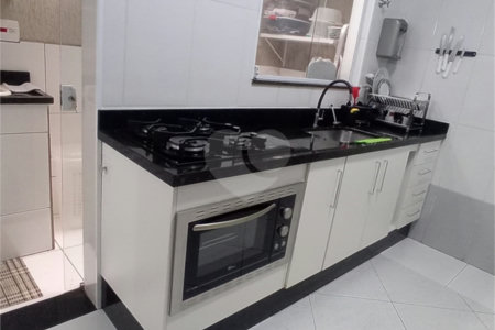 Casa à venda com 2 suítes no condomínio Residencial Pavoni I, São Paulo - SP
