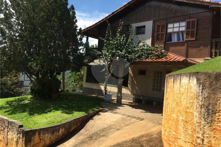 Casa à venda com 4 quartos, sendo 1 suíte, em Vila Machado, Mairiporã, SP