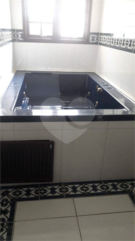 Sobrado à venda com 4 quartos, sendo 1 suíte, em Vila Nova Cachoeirinha, São Paulo, SP