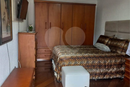 Sobrado à venda com 3 suítes em Alto Ipiranga, Mogi das Cruzes, SP