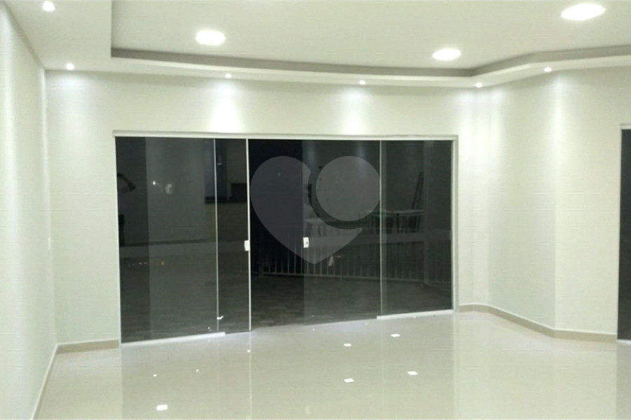 Casa à venda com 3 quartos, sendo 1 suíte,  no condomínio Village St. Louis, São Paulo - SP