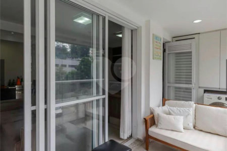 Apartamento à venda com 2 quartos, sendo 1 suíte,  em Vila Andrade, São Paulo, SP