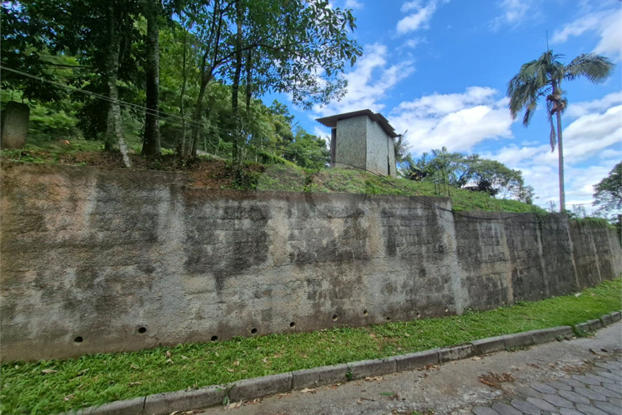 Casa à venda no condomínio Jardim da Montanha I, Mairiporã - SP