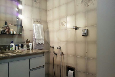 Apartamento à venda com 3 quartos, sendo 1 suíte, em Bom Retiro, São Paulo, SP