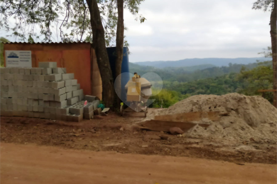 Terreno à venda no condomínio Loteamento Altos da Cantareira, Mairiporã - SP