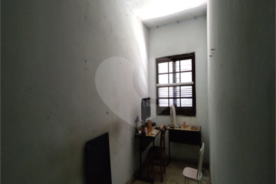 Casa à venda com 6 quartos, sendo 2 suítes,  no condomínio Doutor Francisco Ranieri, São Paulo - SP