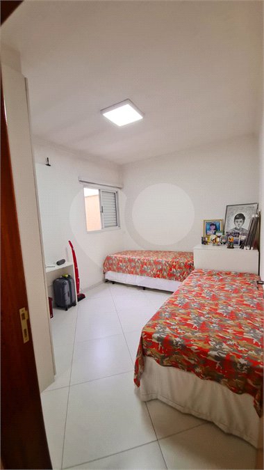 Sobrado à venda com 3 quartos, sendo 1 suíte,  em Jardim Leocádia, Sorocaba, SP