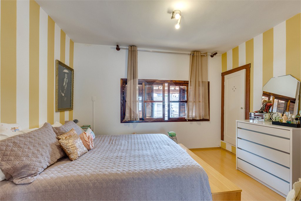Casa de Vila à venda com 3 quartos em Alto da Boa Vista, São Paulo, SP